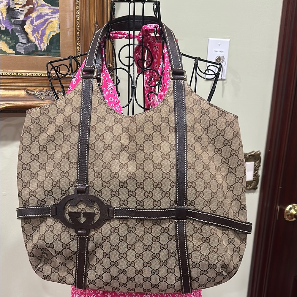 Gucci Brown GG Supreme Tote Bag